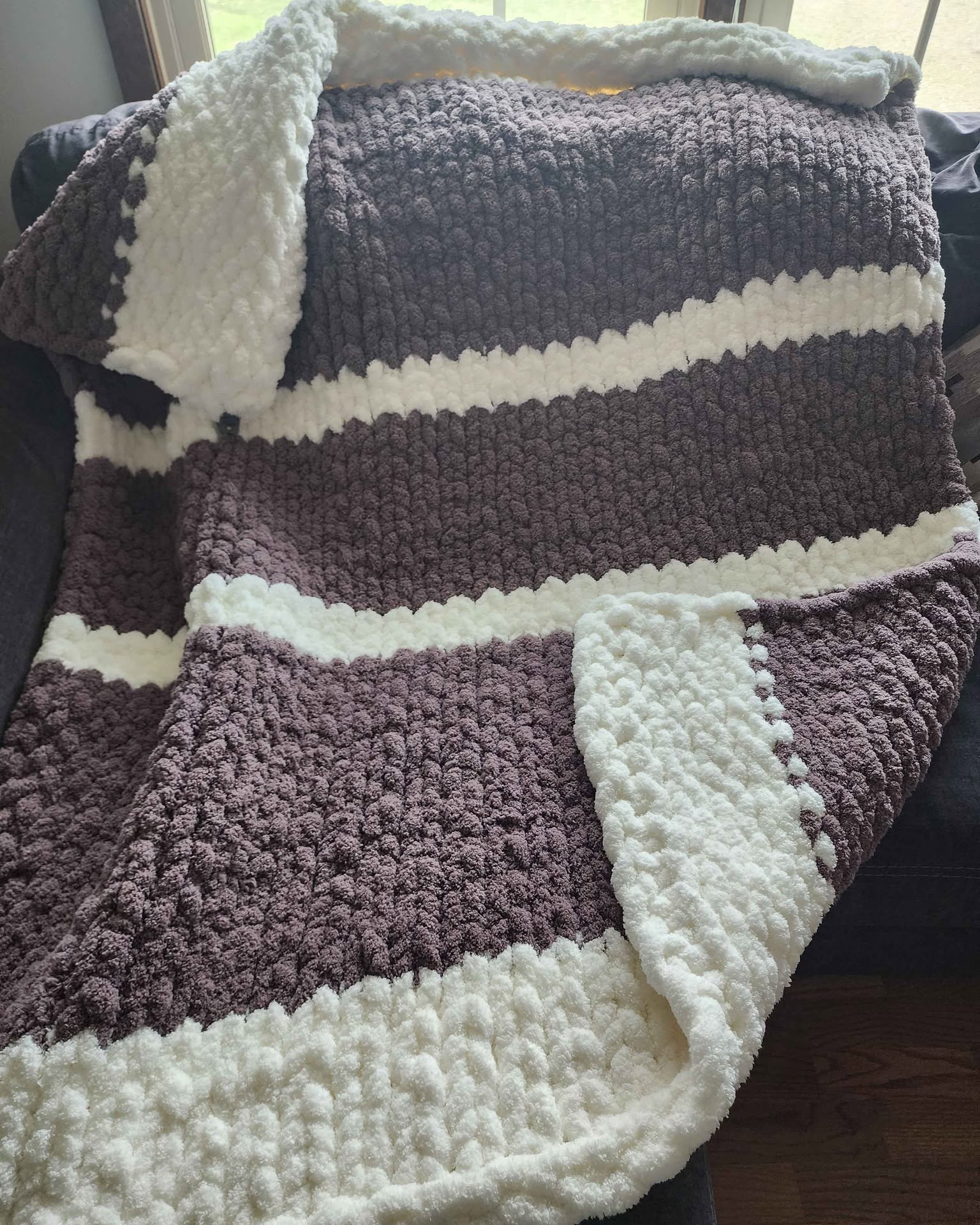 Felicia Johnson Hicks Facebook ad: Handmade chunky throw blanket