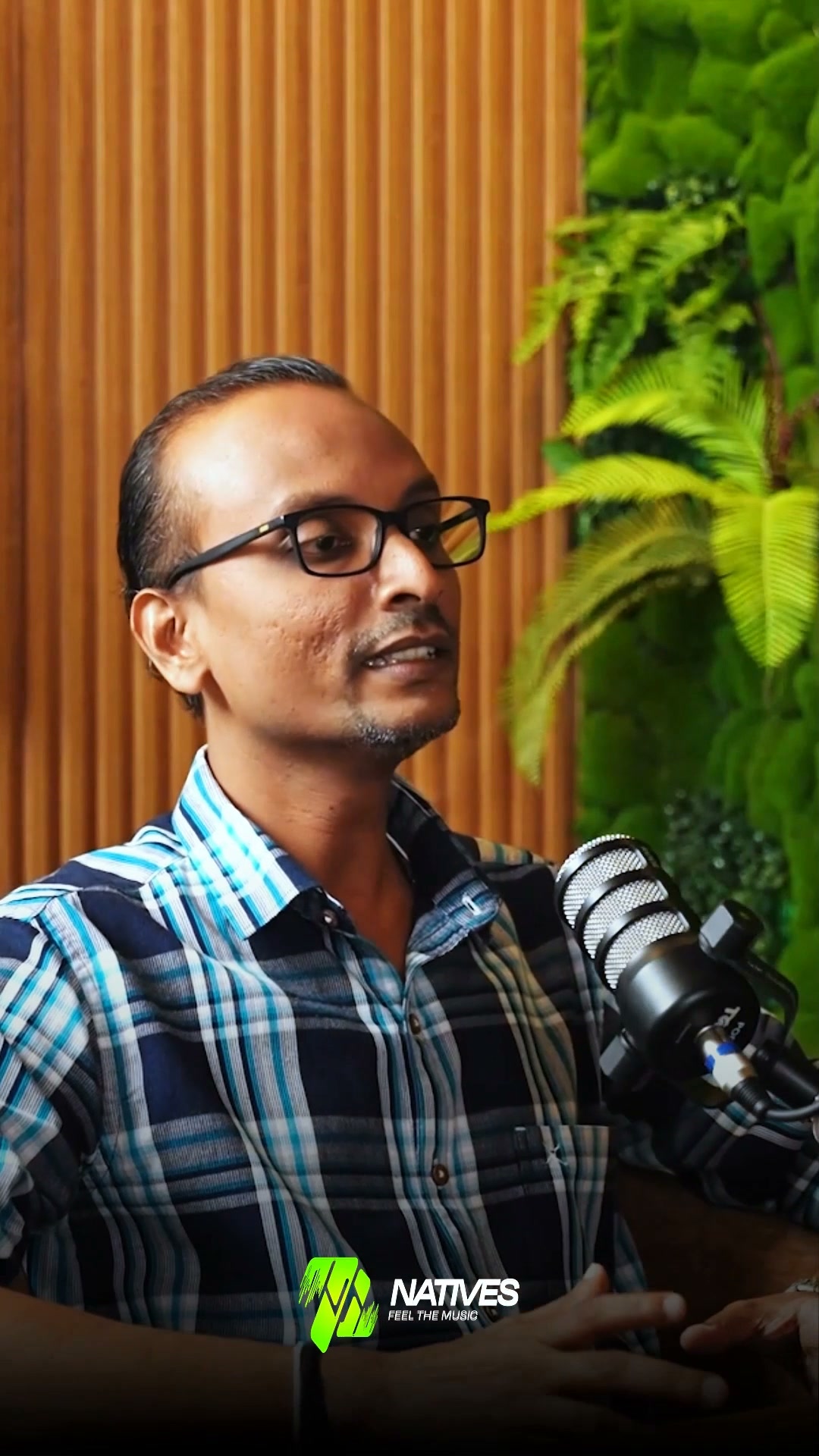 Tharindu Dissanayake Facebook ad: SOUND TO PROFESSIONAL STAGE
