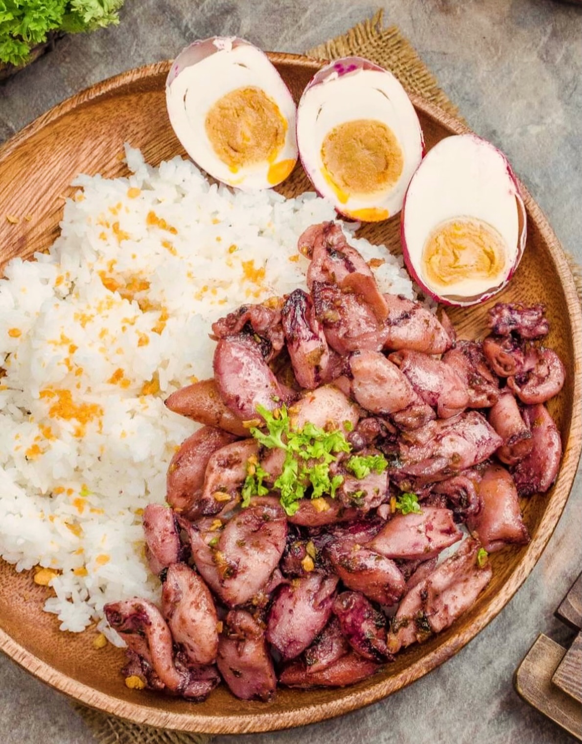 gourmet__delicieux Facebook ad: Real talk, sometimes all you need is garlic…