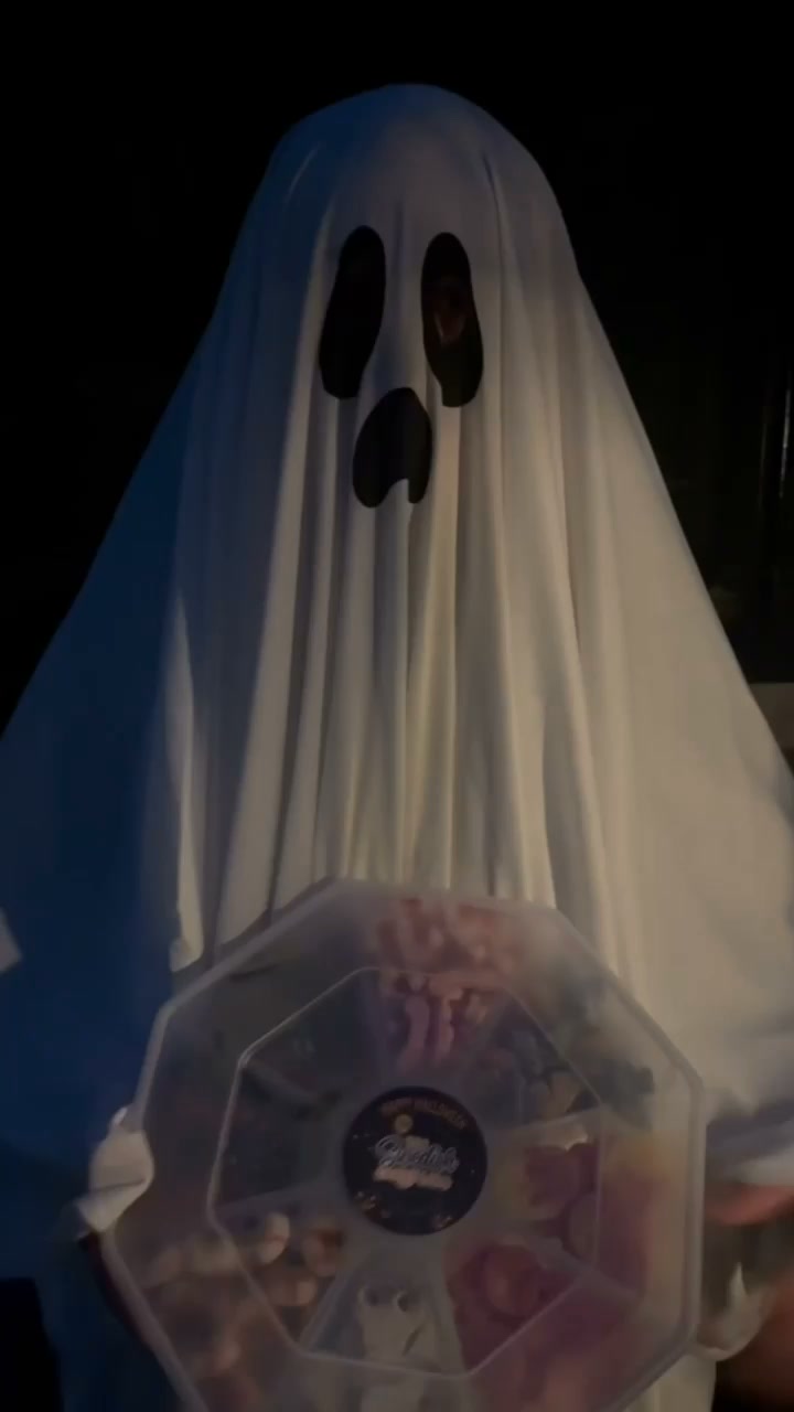 Swedish Candy Land Facebook ad: Ready for Trick or Treat?
