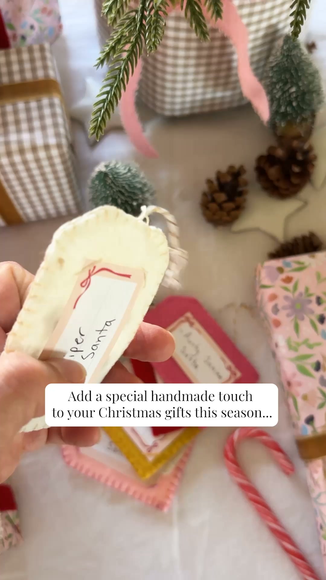 Clever Poppy Facebook ad: Christmas Embroidery Kit for Beginners