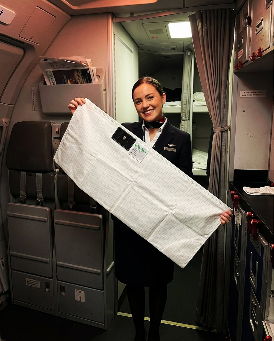 Jennifer Lauren Facebook ad: The weird sheet every traveler needs