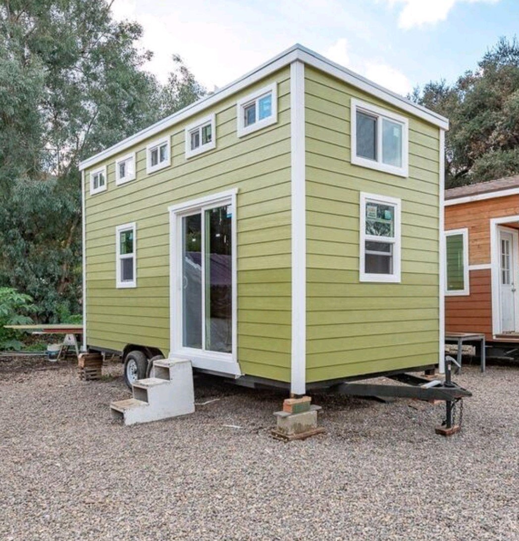 Bill Rutkowski Facebook ad: 2 Beds 1 Bath - House