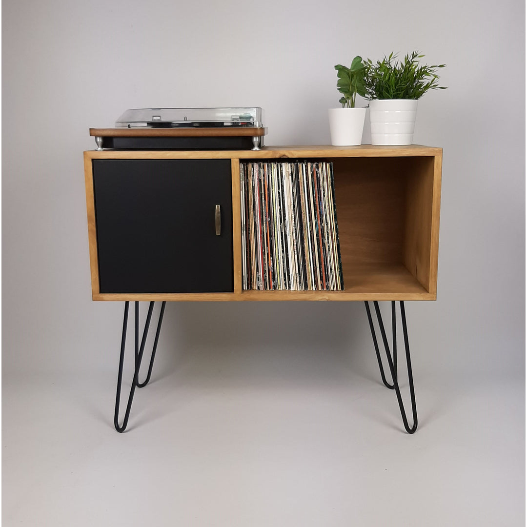 Vintage House Coruña Facebook ad: Handcrafted vinyl sideboards made in Galicia, Spain. Solid…