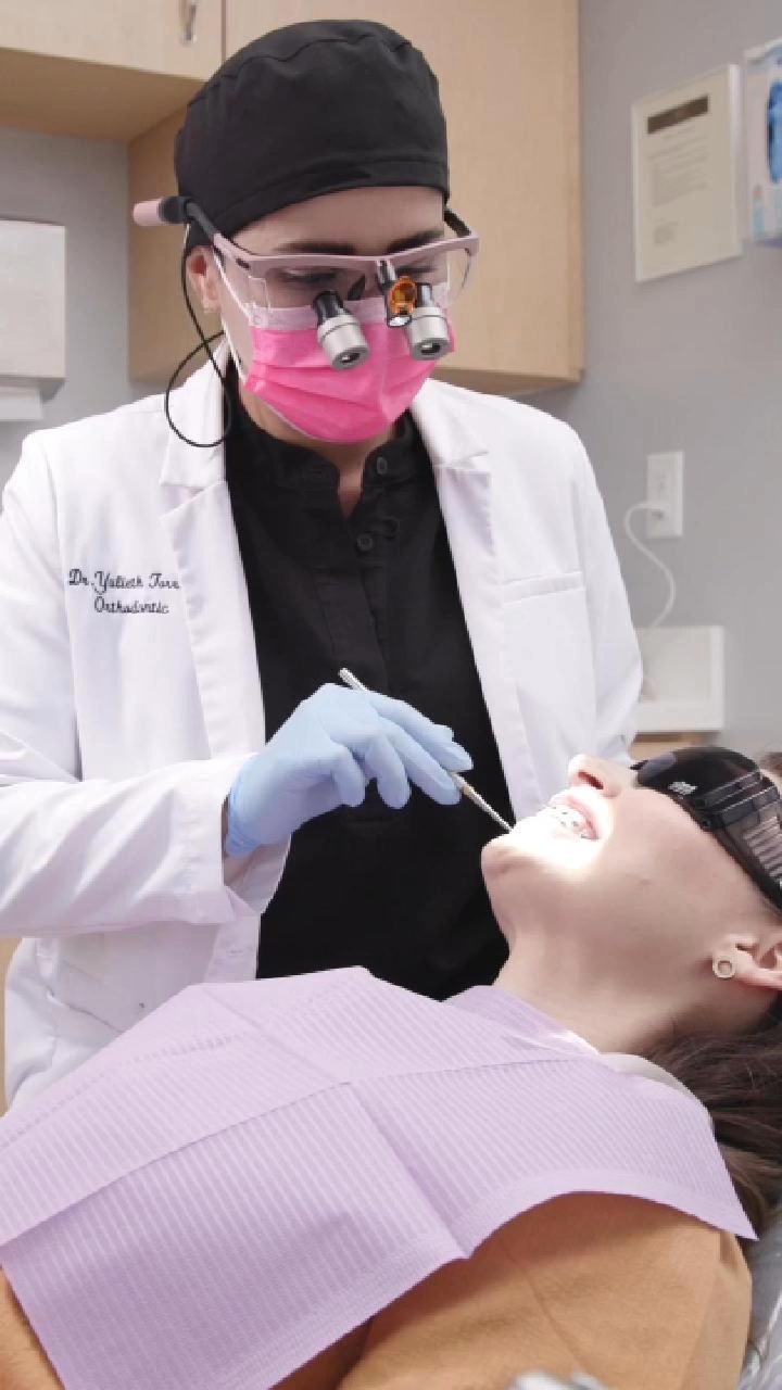 Tulare Smile Dental Group Facebook ad: Evaluación Gratis de Ortodoncia