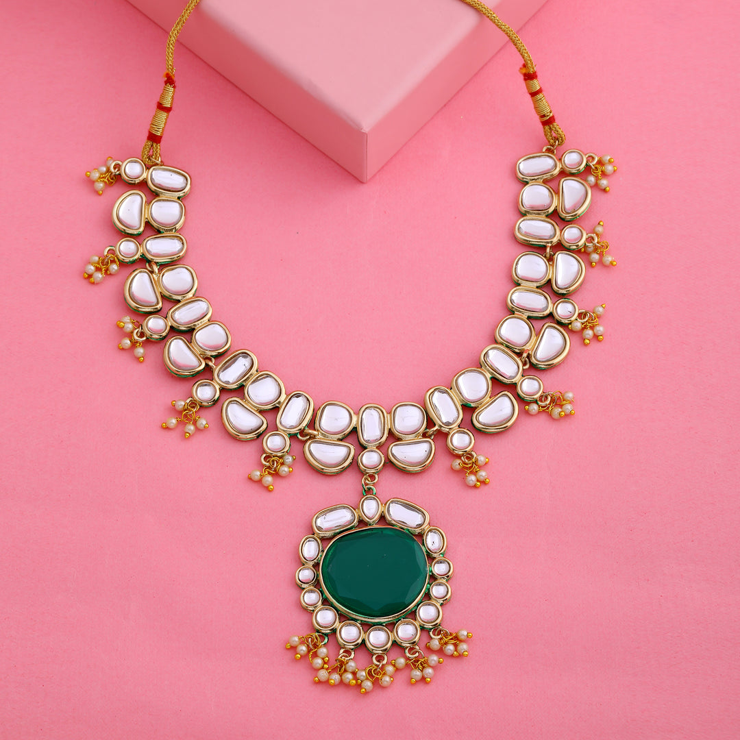 Estele Facebook ad: Discover timeless jewellery that’s made to shine every…