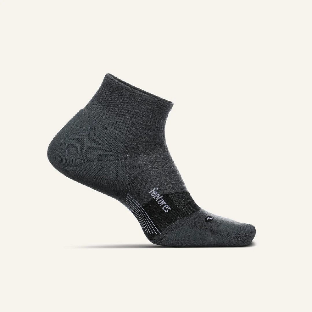Feetures Facebook ad
