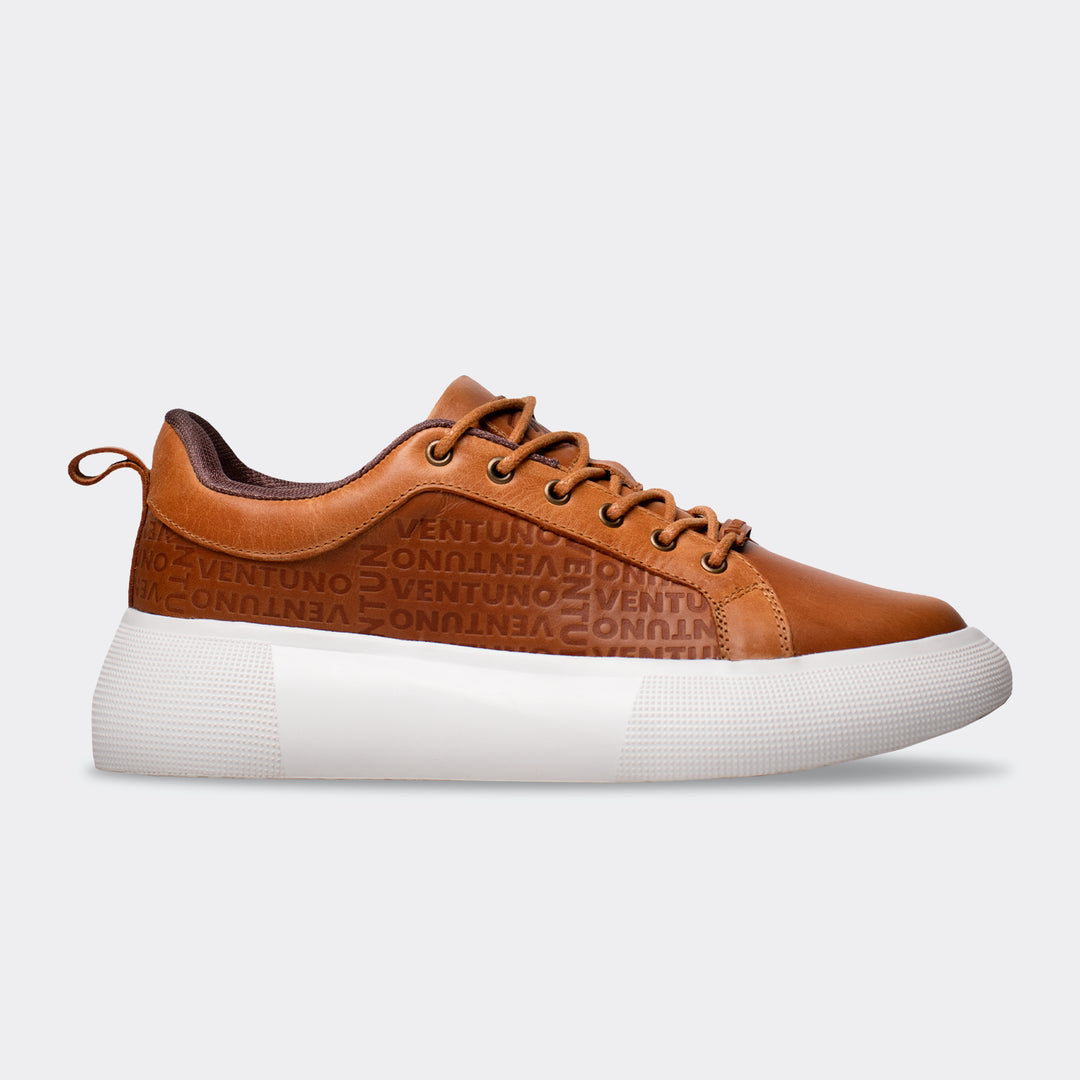 Ventuno Facebook ad: Antes de comprar zapatos en internet, es importante…