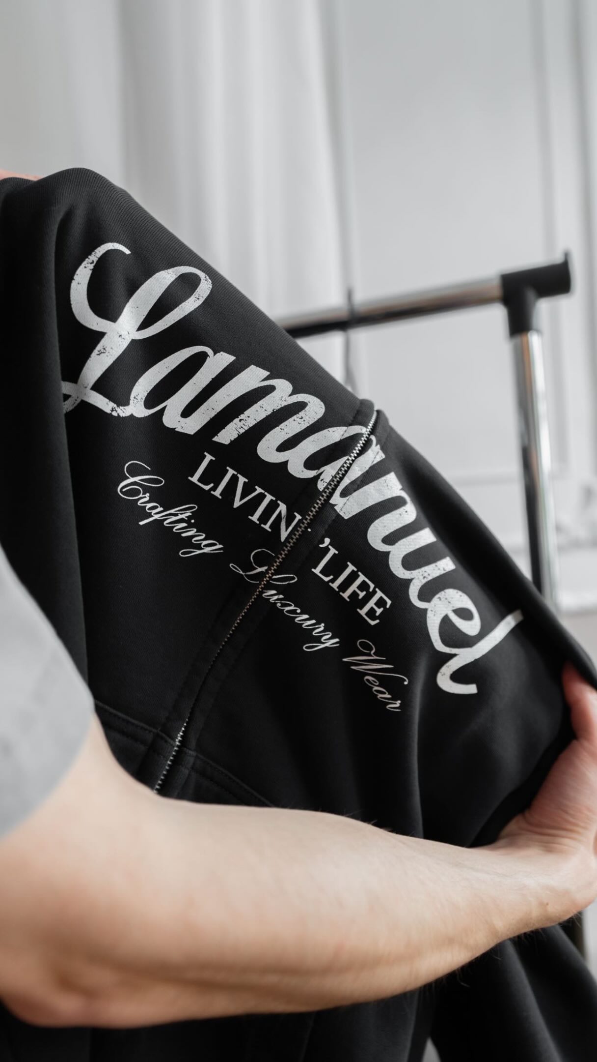 lamanuelmanofficial Facebook ad: Nie każdy detal widać od razu, ale to…