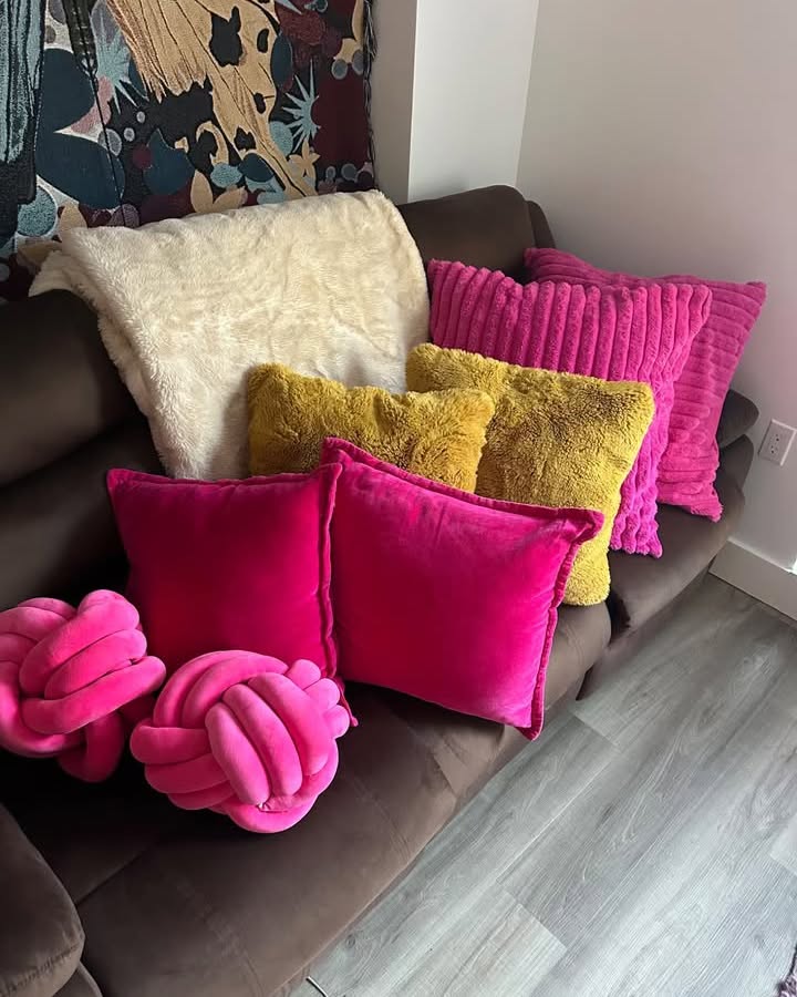 Brianni Lyons Facebook ad: EVERYTHING MUST GO