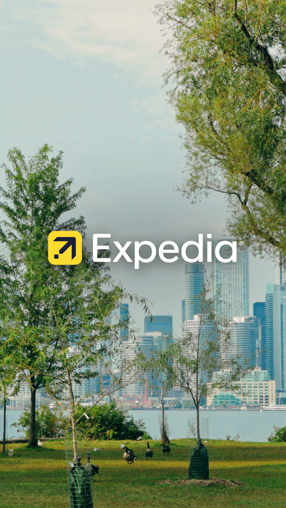 Expedia Facebook ad: Économisez jusqu’à 25% sur les voyages avec Expedia