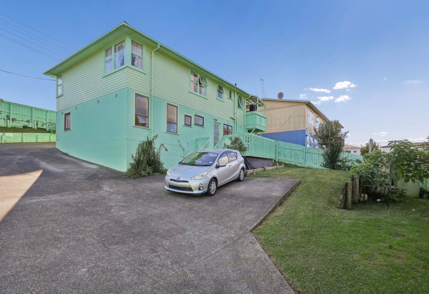 Jinay Shah Barfoot Thompson Facebook ad: $899k for 21 Kelwyn Road, Kelston