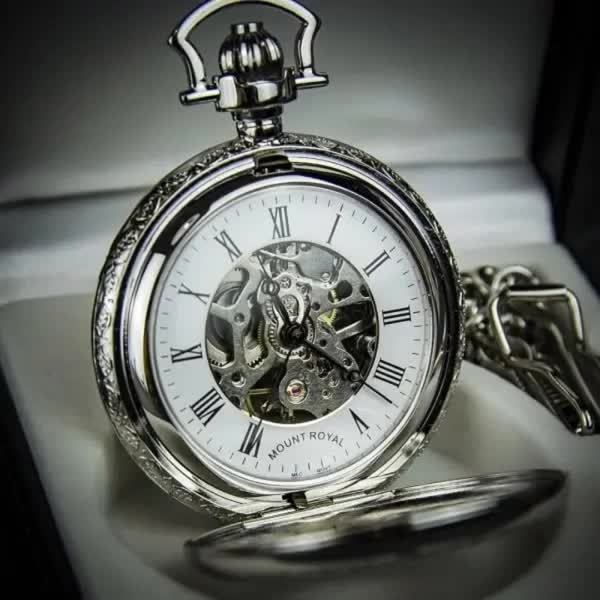 Farrar & Tanner Facebook ad: Personalised gifts for every occasion