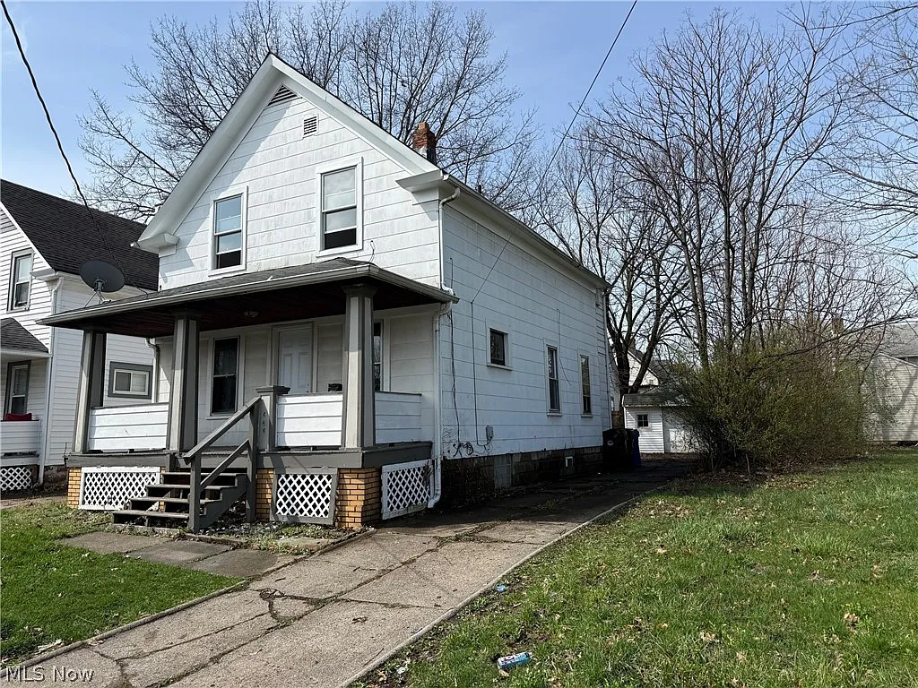 Grey Goodman Facebook ad: 3 Beds 1 Bath House