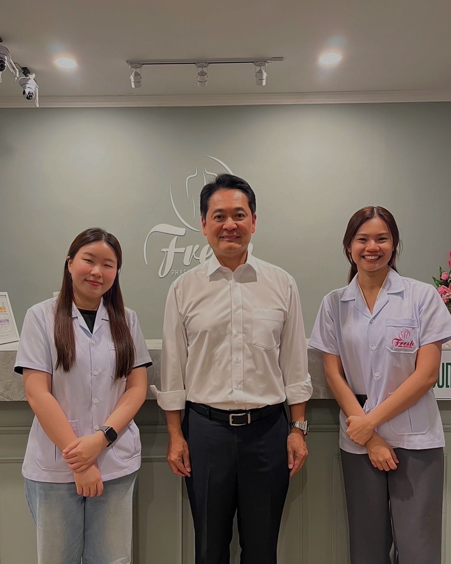 เฟรชสหคลินิก กายภาพบำบัดและเวชกรรม Facebook ad: ขอขอบคุณ ท่านอนุชา บูรพชัยศรี อดีตโฆษกสำนักนายกฯ…