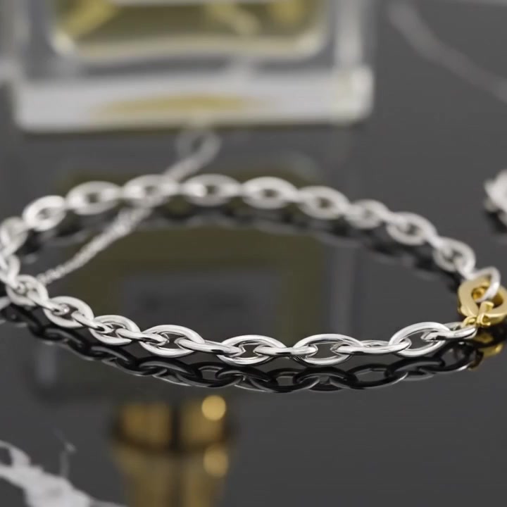 Silberketten-Store Facebook ad: Stil zeigt sich im Detail.