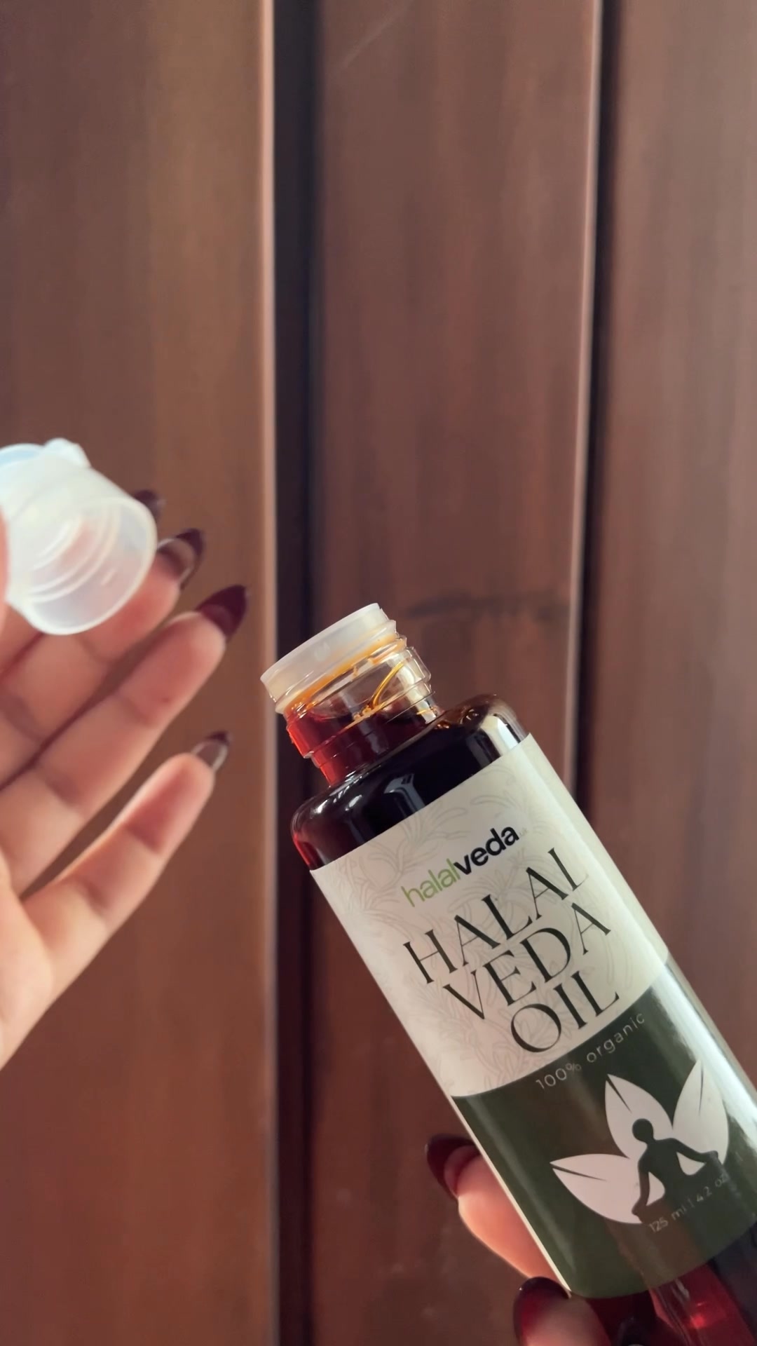 Halalveda.uk Facebook ad: I didn’t expect oiling to make THIS much…