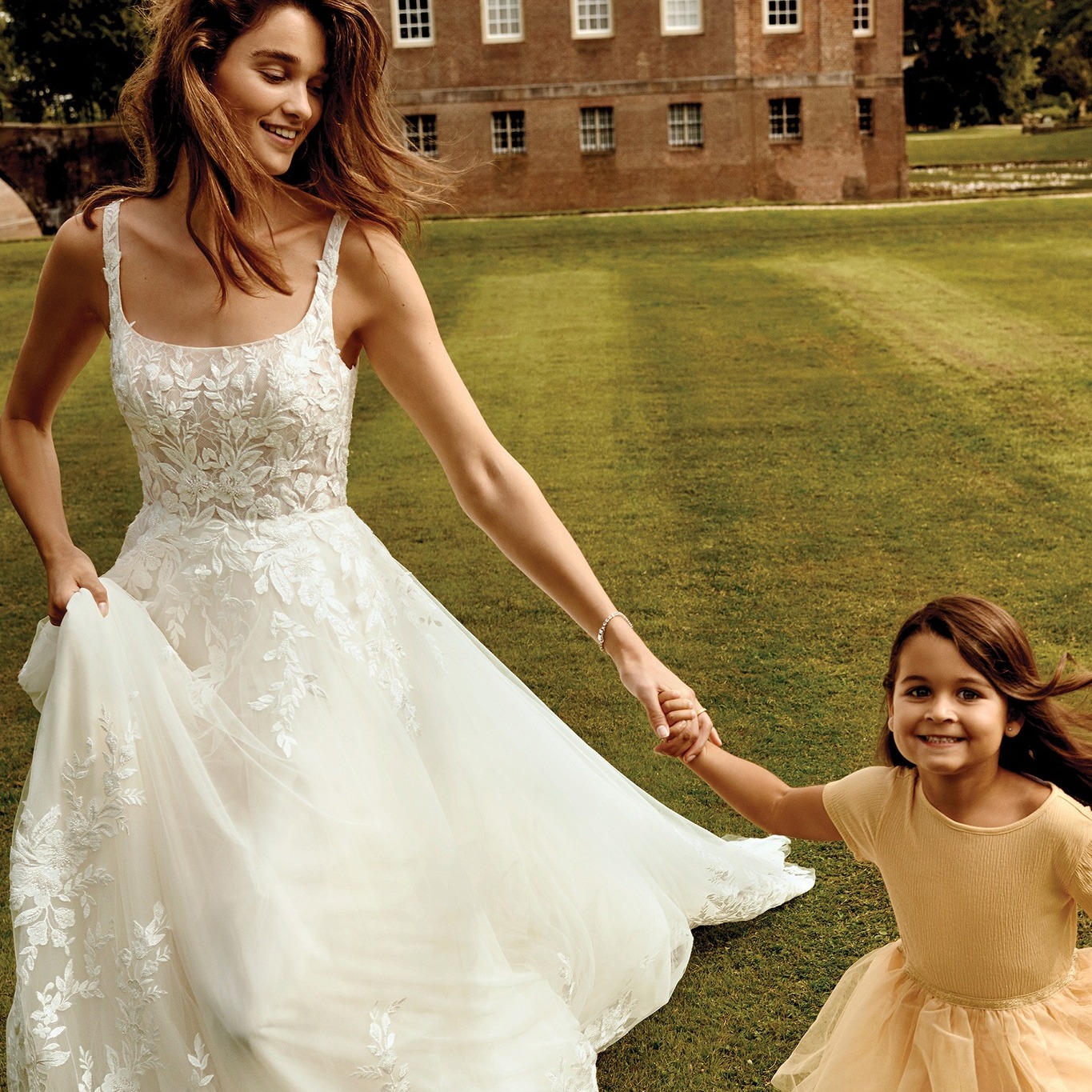Moscatel Bridal Boutique Facebook ad: Moscatel Bridal Boutique