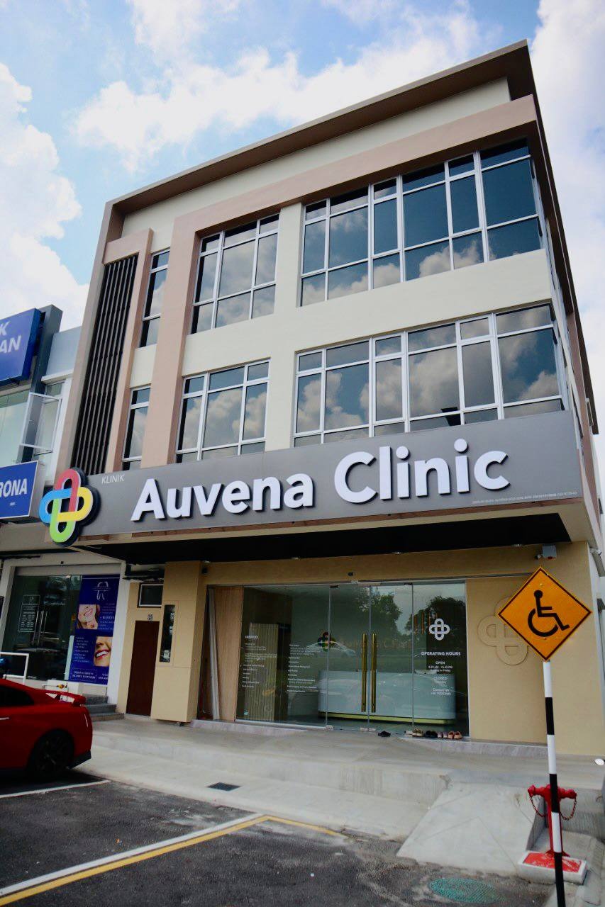 Auvena Clinic Facebook ad: WALK-IN SEKARANG >>