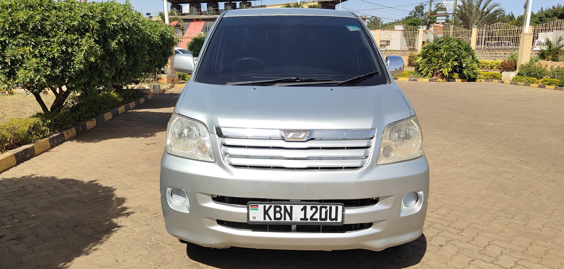 Minyamu Motors Limited Facebook ad: TOYOTA NOAH