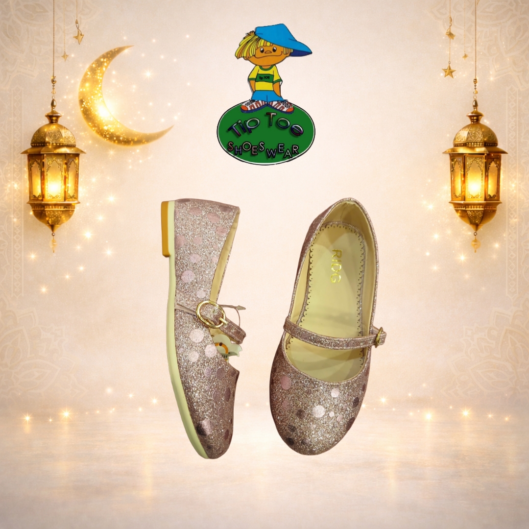 Tip Toe - Kids Shoes Facebook ad: علشان Tip Toe دايماً هدفه انه يفرح كل…