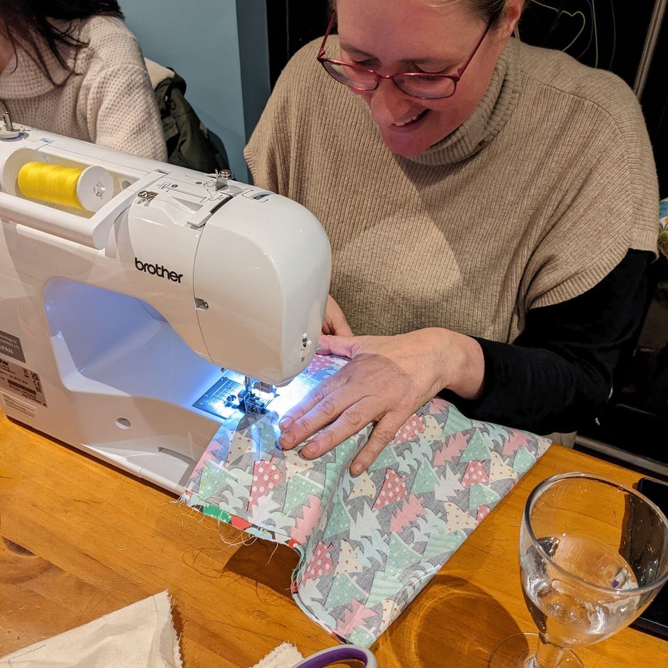 Make It Fab Facebook ad: Belfast based fun and creative sewing classes from…
