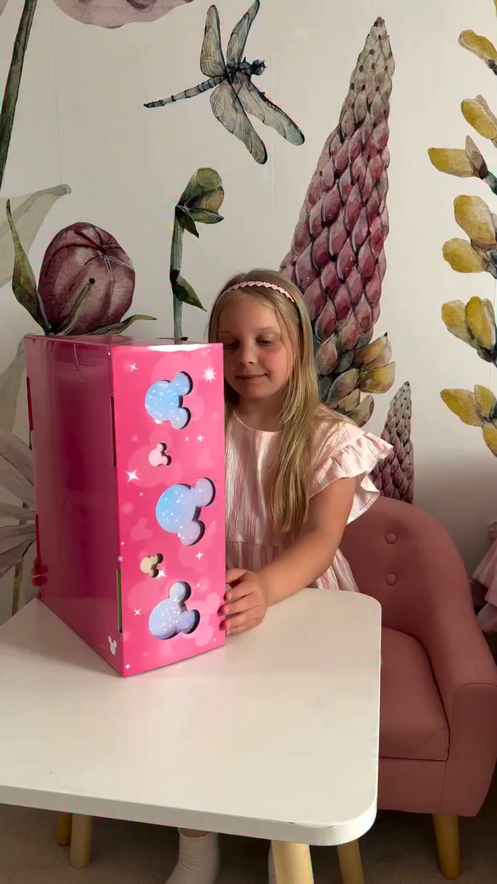 jakkstoys.uk Facebook ad: Nurturing play, the Disney Way!