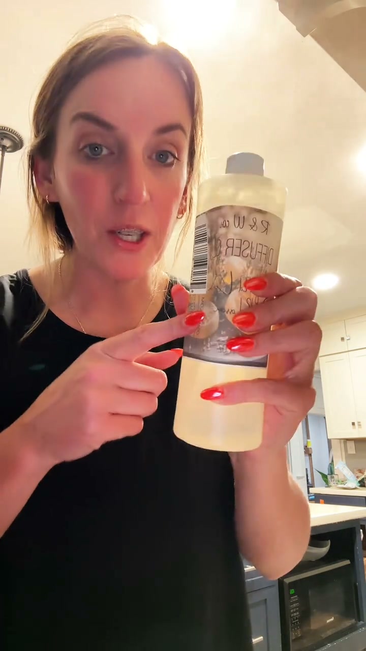 Amyandmadisonofficial Facebook ad: Enchanting Aromas That Last All Day!
