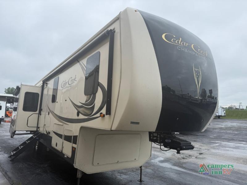 Campers Inn RV Facebook ad: Check out our latest inventory near you!