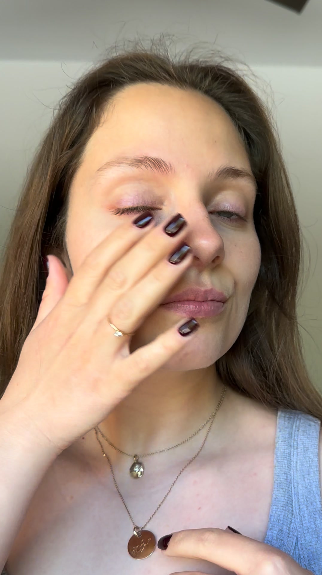 MiiN Korean Cosmetics Facebook ad: Todo lo que tu contorno de ojos necesita en un único pack.
