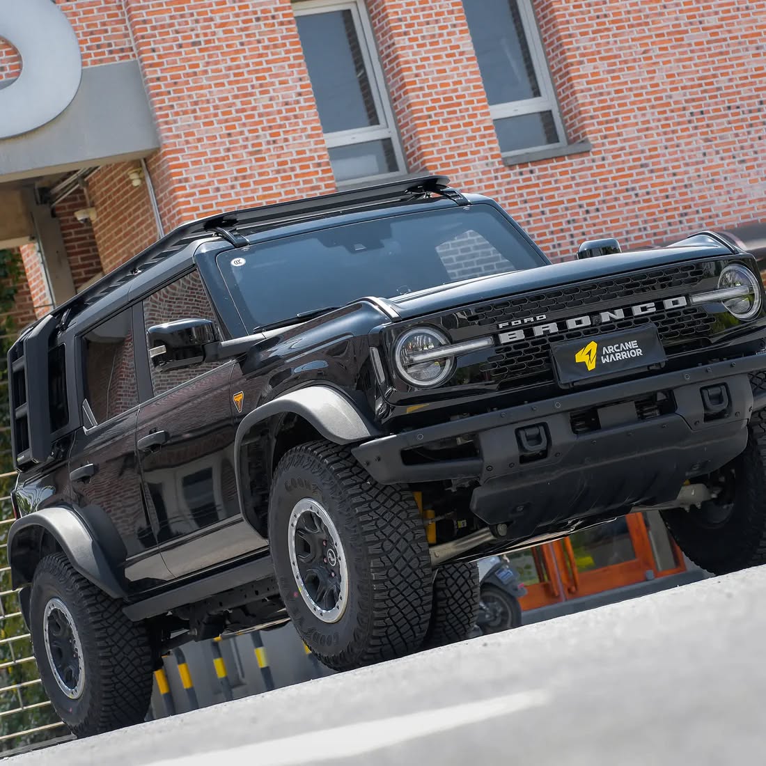 Hq Culture Facebook ad: Arcane Warrior For FORD Bronco STORM Roof Rack