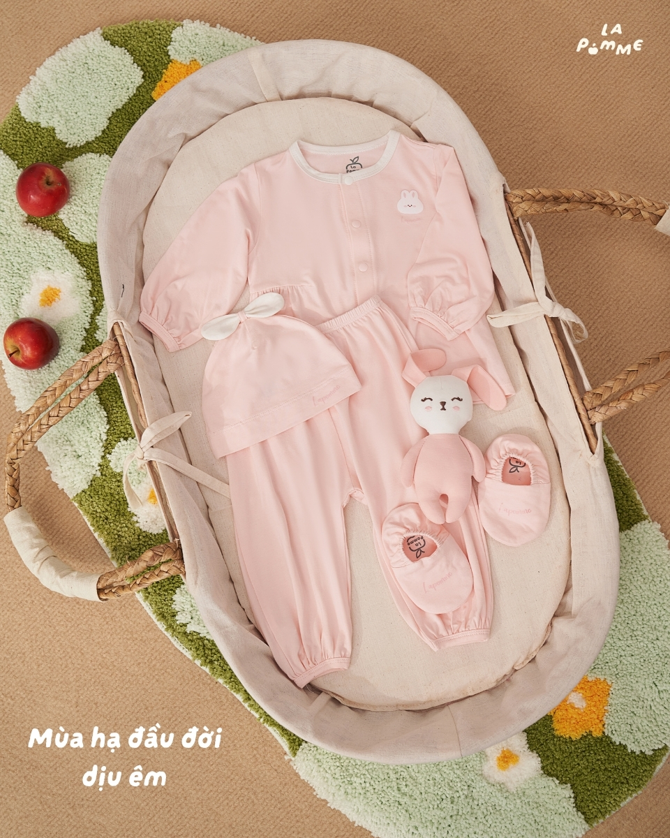 La Pomme - Newborn & Baby Clothes Facebook ad