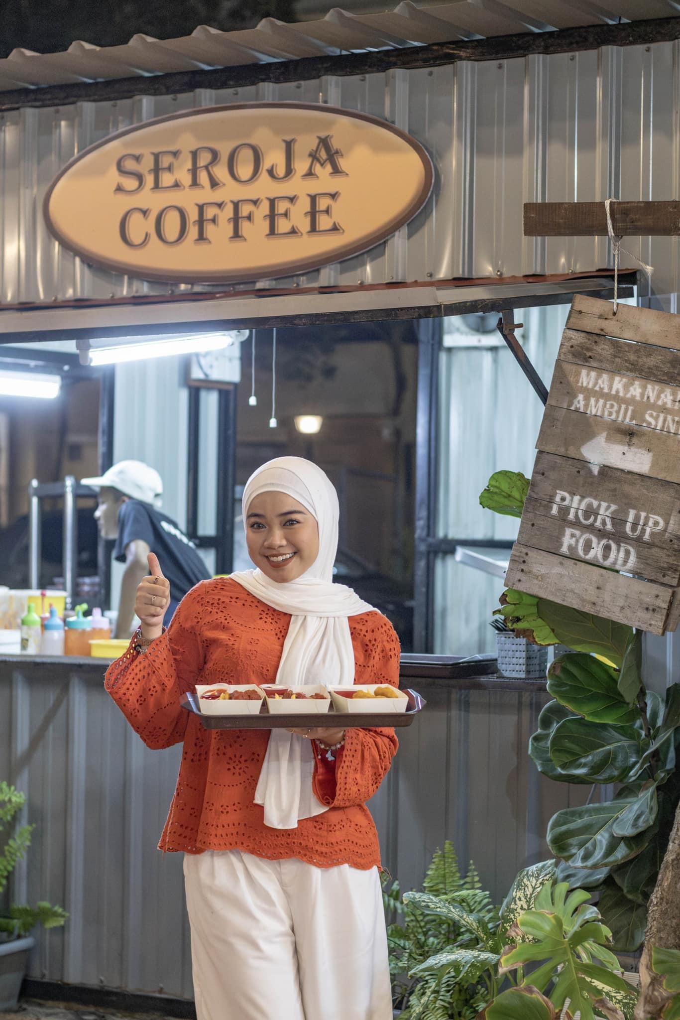 Seroja Coffee Facebook ad: Puas Cari Port Healing Sambil Mengopi Di Port…