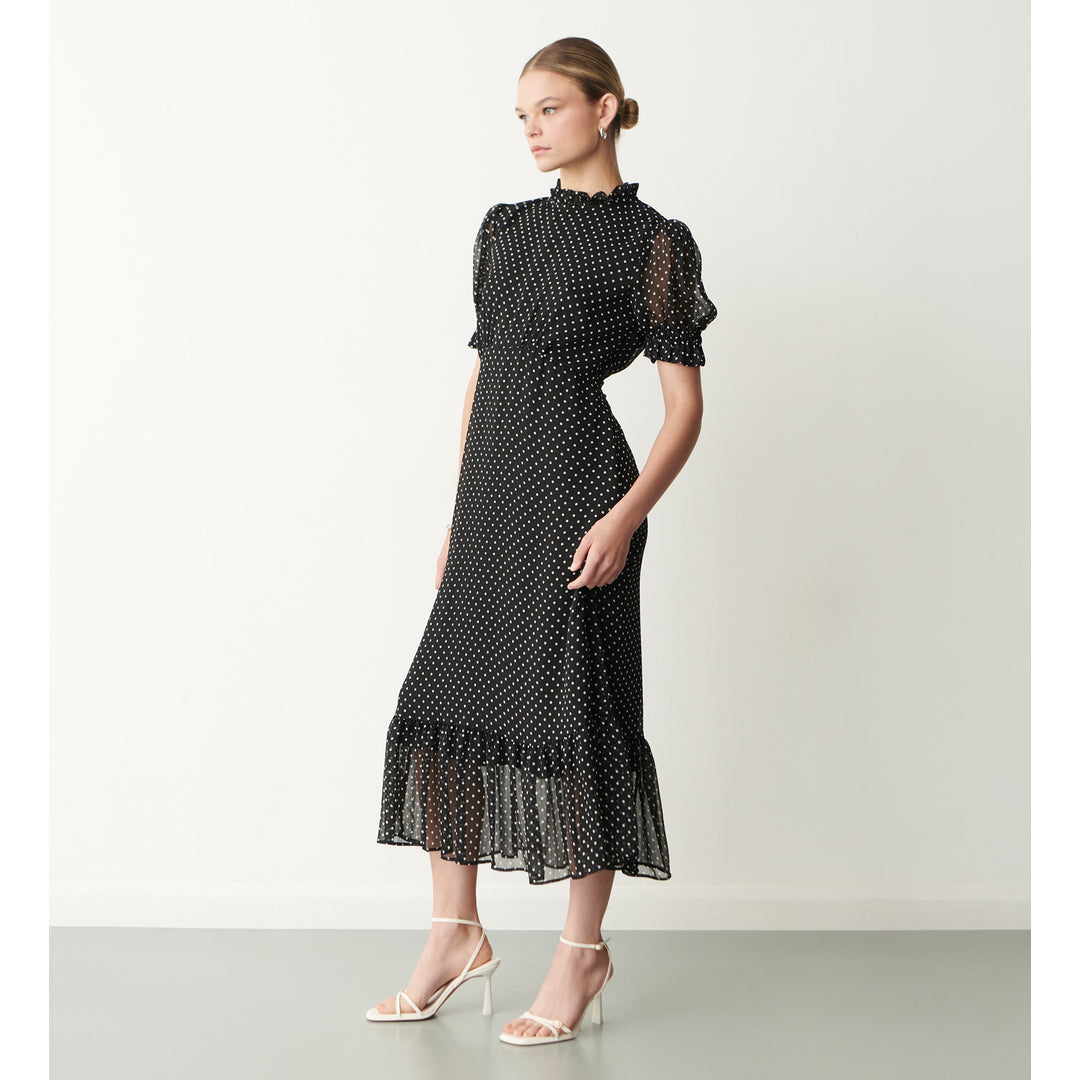 Finery London Facebook ad: SALE - Your new summer wardrobe is calling.