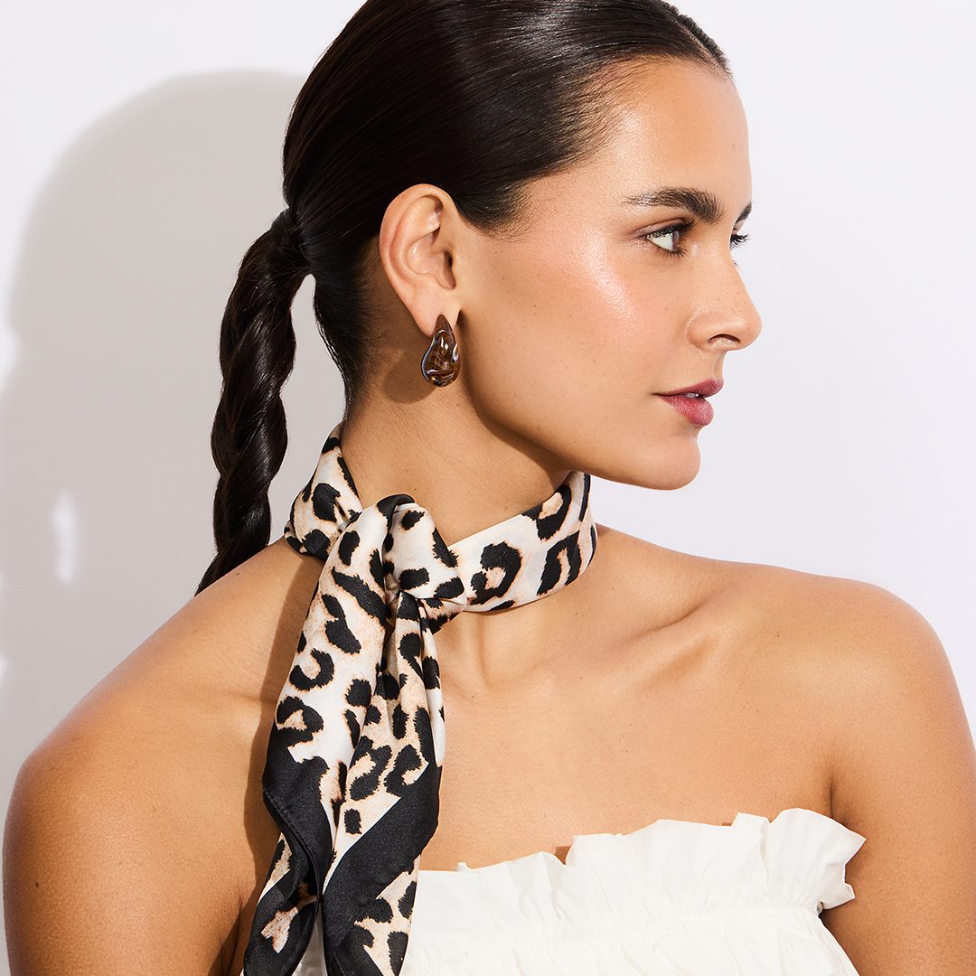 Lovisa Côte d'Ivoire Facebook ad: L’accessoire parfait pour twister vos looks: foulards &…