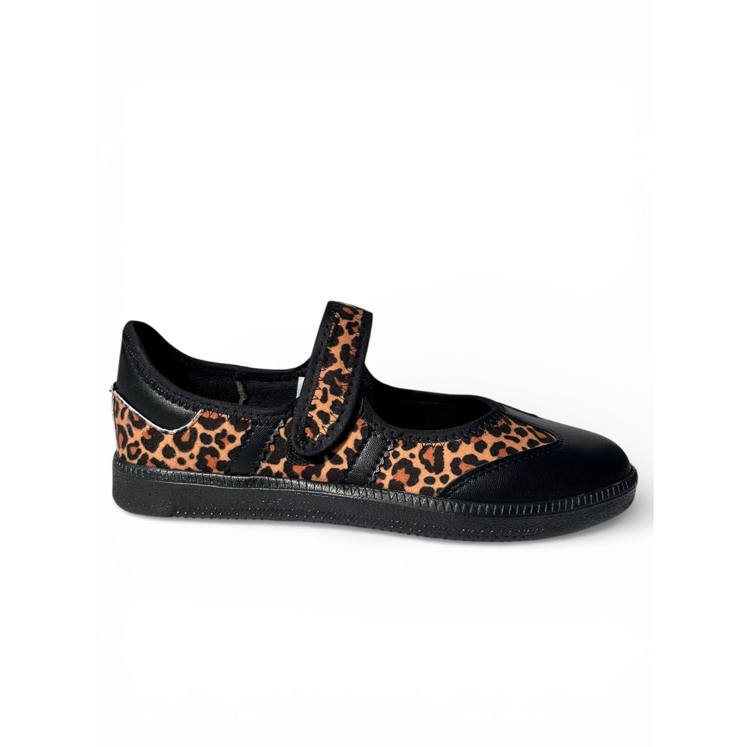 Zapatería Hidalgo Facebook ad: 2 pares por $999… sí, leíste bien.