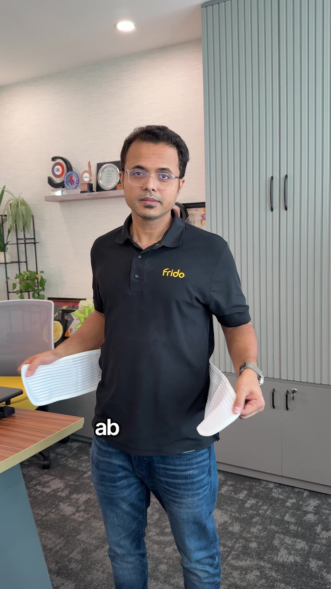 Frido Facebook ad: Frido Lumbo Sacral Belt