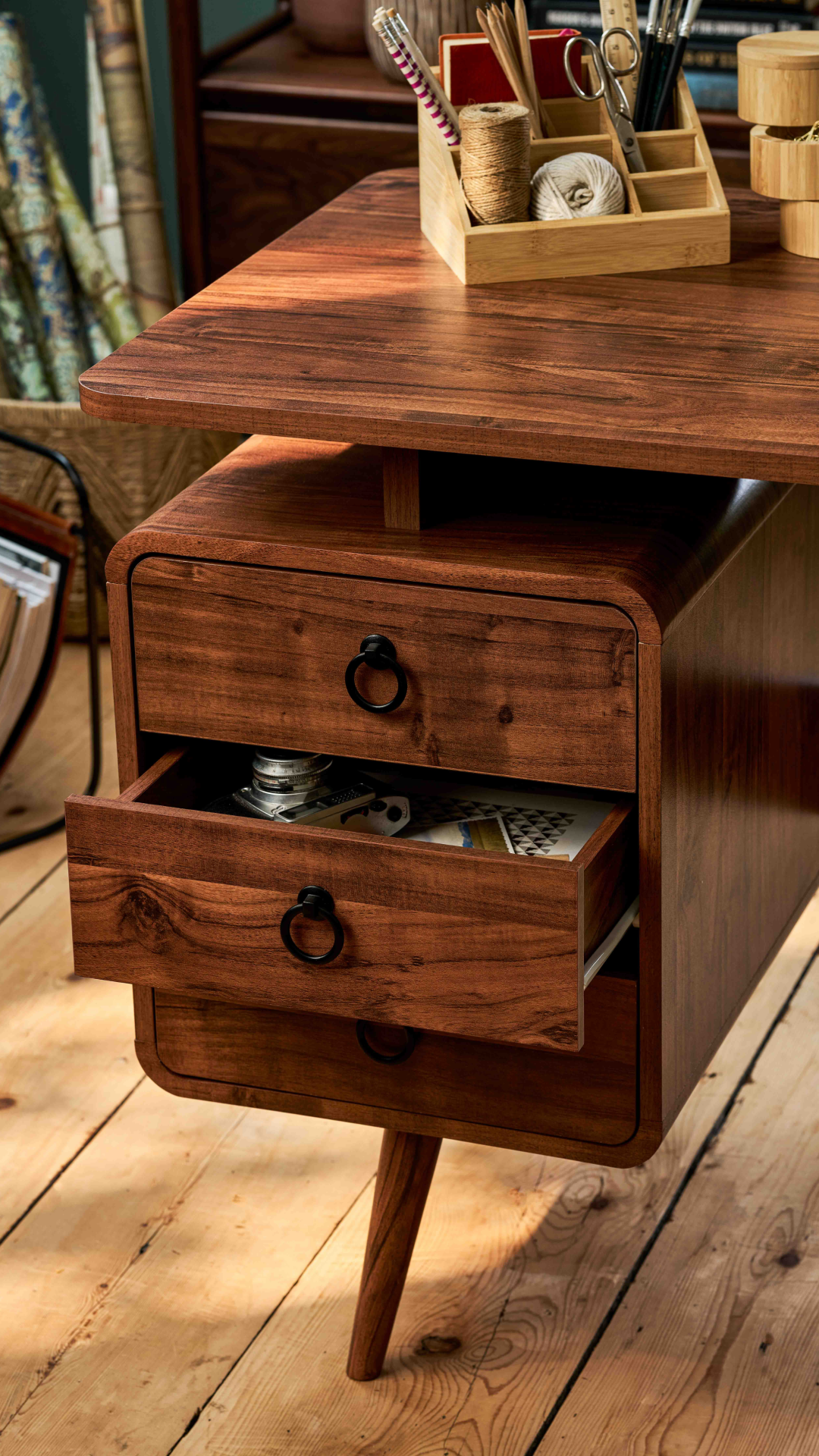 Wayfair Facebook ad: Ease Into Autumn