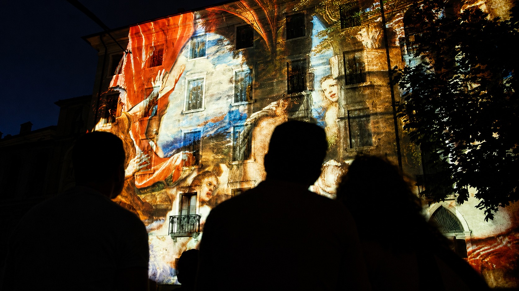 XDLAB_ita Facebook ad: Uno spettacolo di projection mapping che ha trasformato…