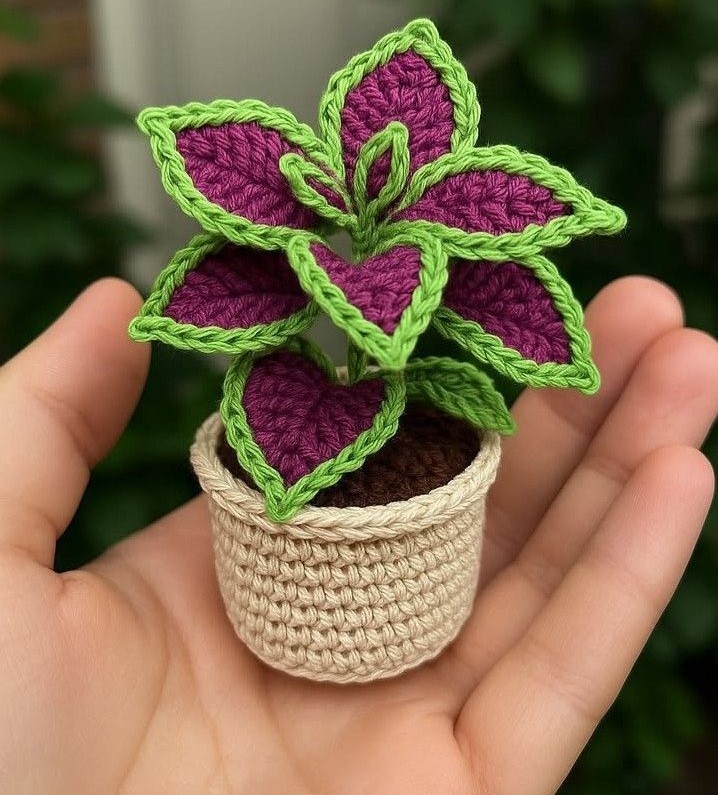 Crochet & Knitting Facebook ad: Isn't it Beautiful Crochet Work?