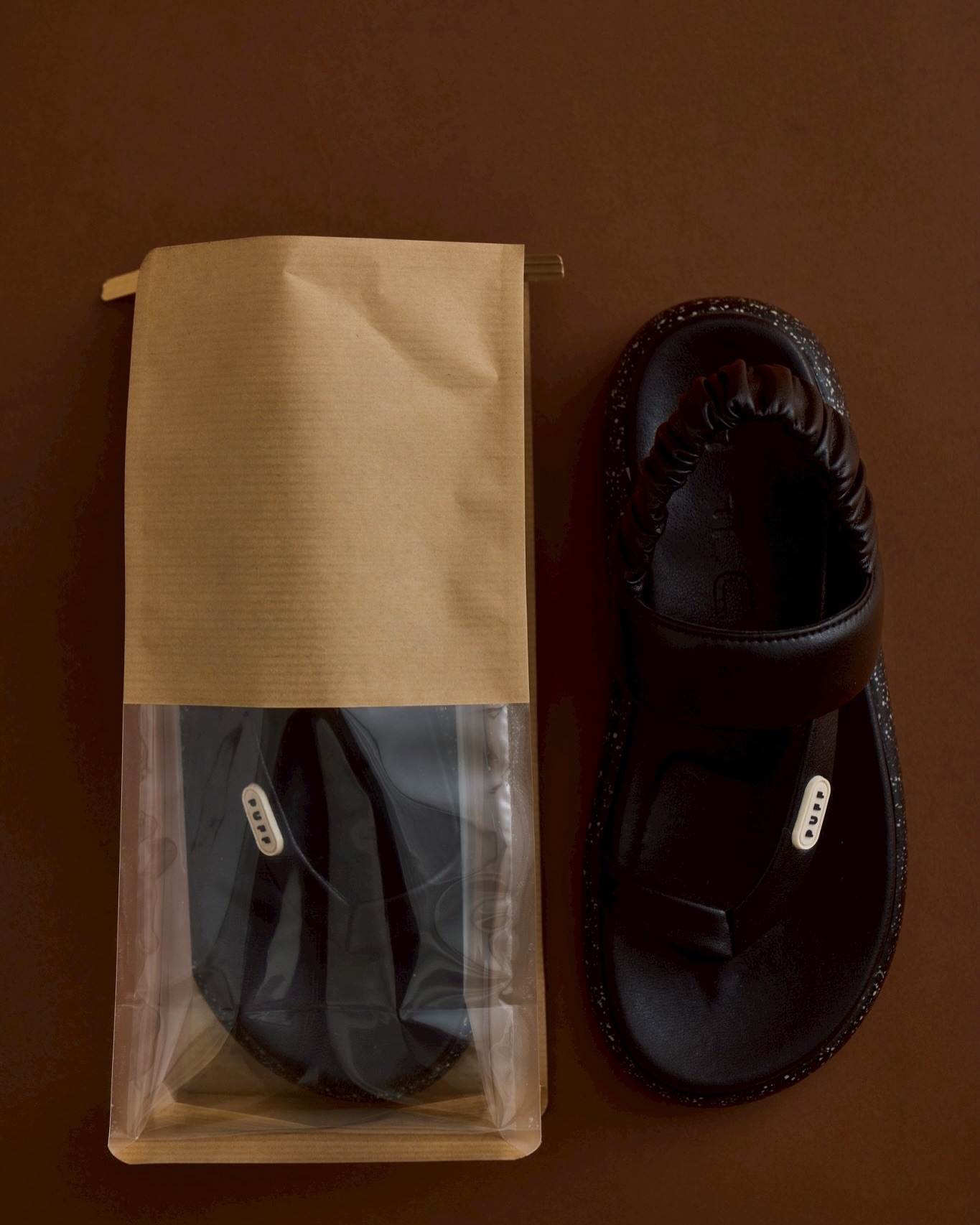 Puffshoes.official Facebook ad: Walkie Comfy Sandal