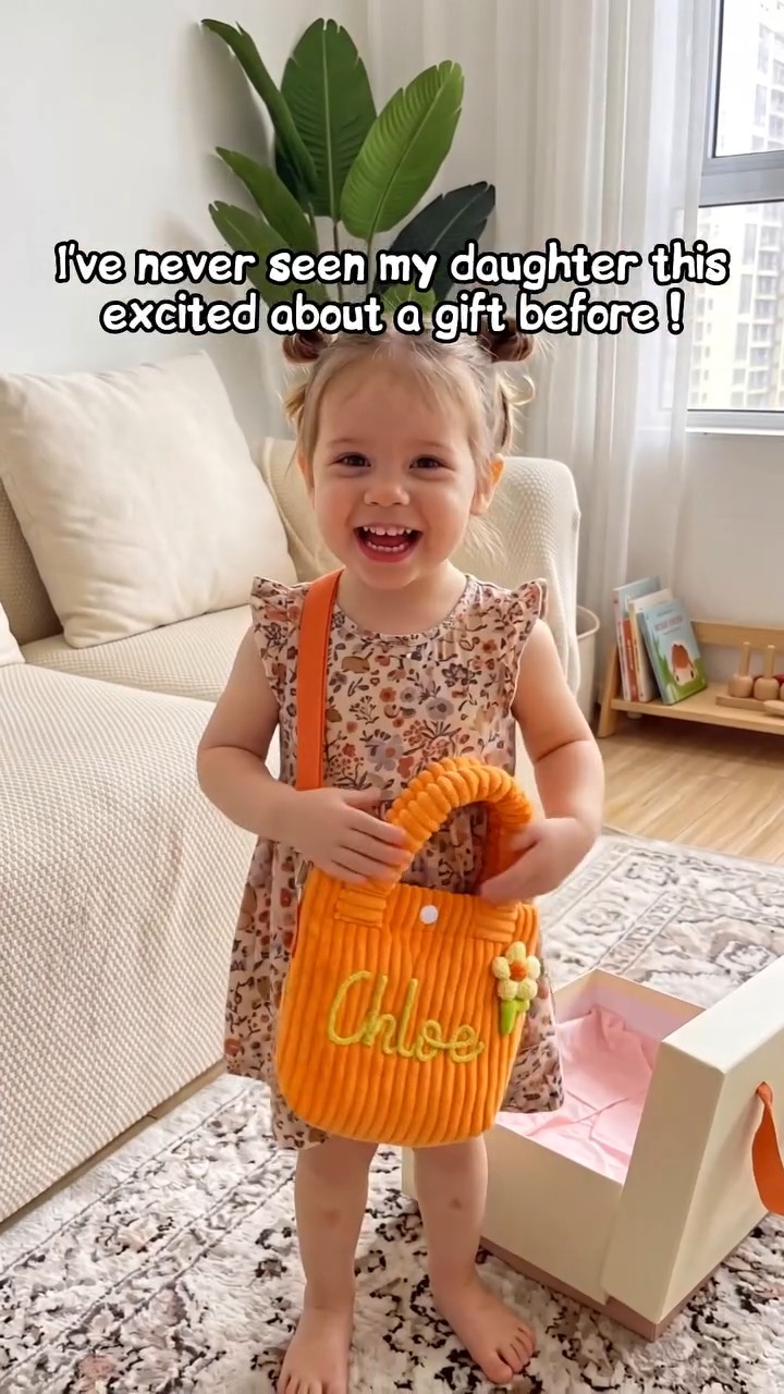 Callie Gifts Facebook ad: Her Name, Her Little Bag