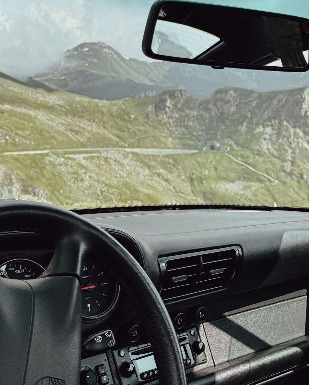 On Cars and Drives Facebook ad: The 1997 911 Carrera S.
