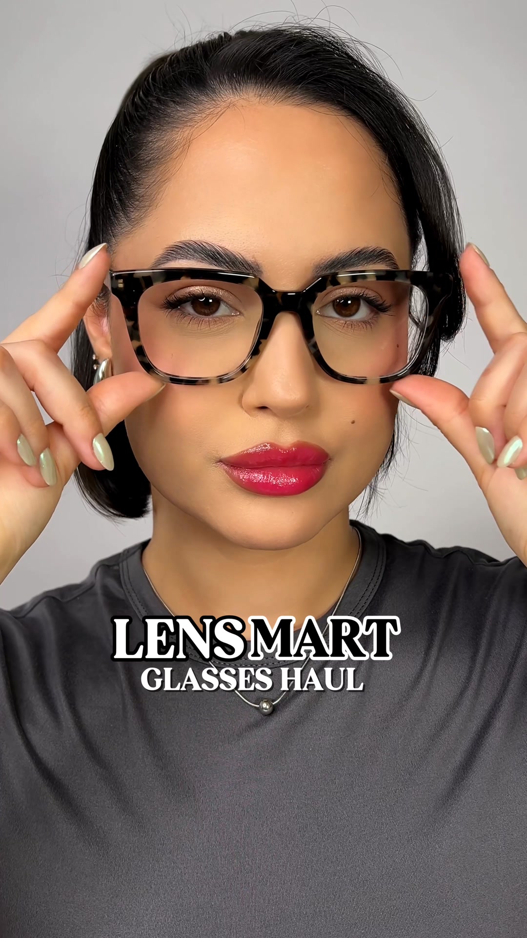 Lensmart Facebook ad: Buy Stylish Glasses At Lensmartonline.
