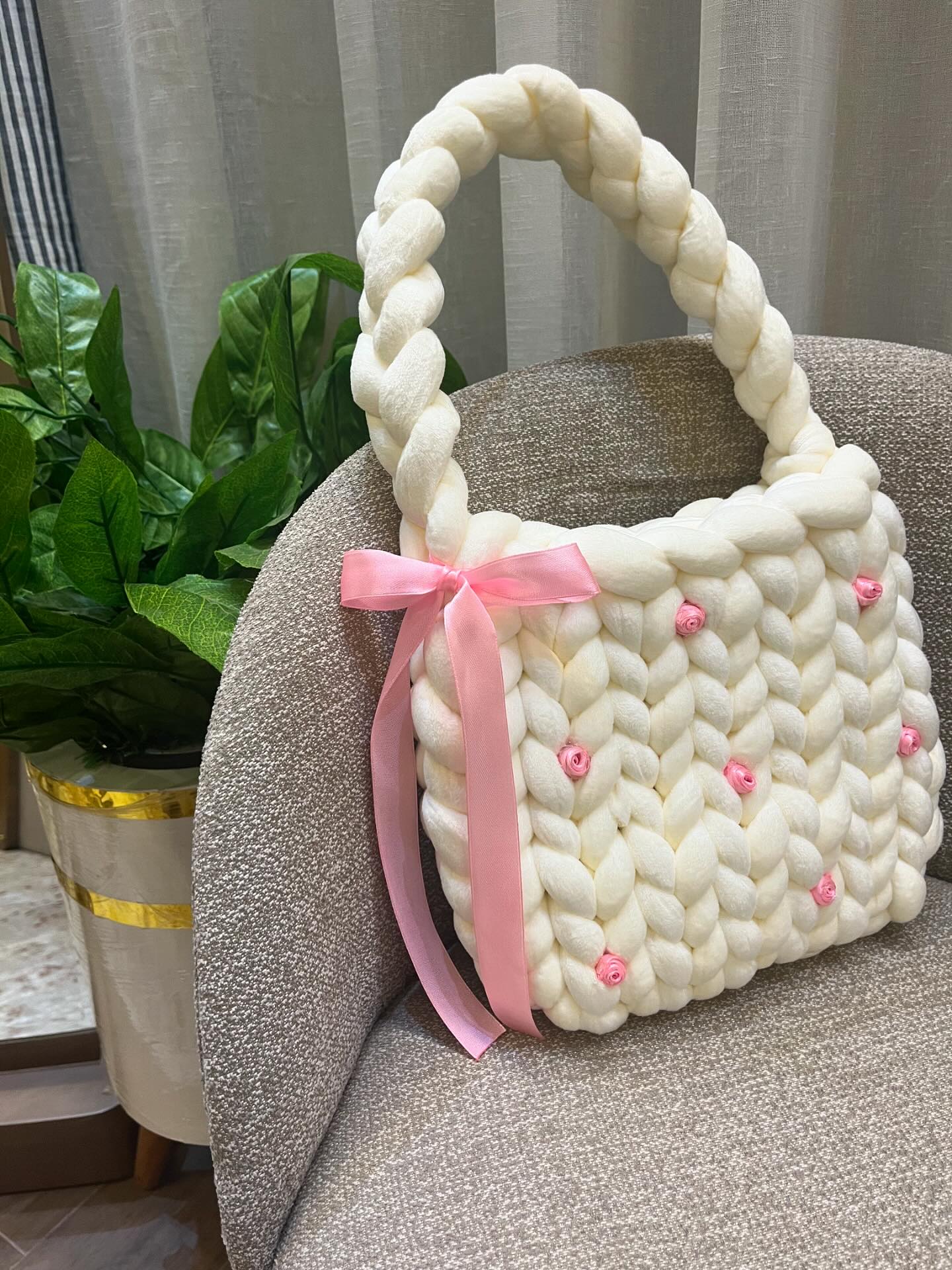 Rovy Crochet Facebook ad: Simplicity is elegance… this is your simplest touch…