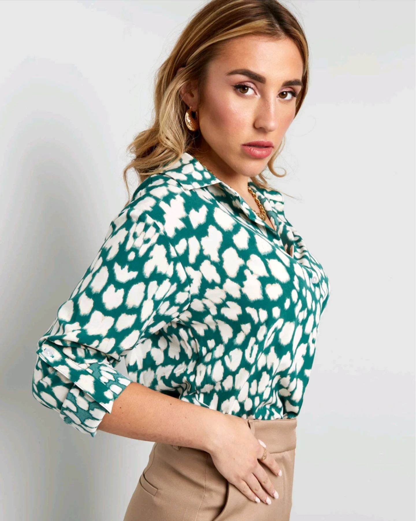 Beauty4u All Boutique - Fashion & Beauty Facebook ad: Deze blouse is veel populairder dan verwacht.