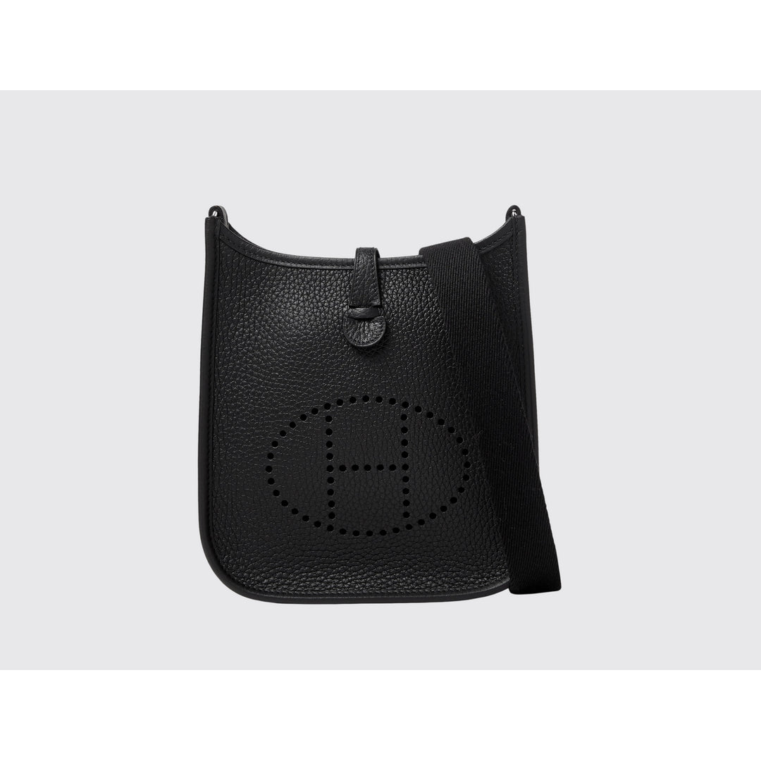 Vivent - Ex Yourminett Facebook ad: Lightweight Luxury, Iconic Style