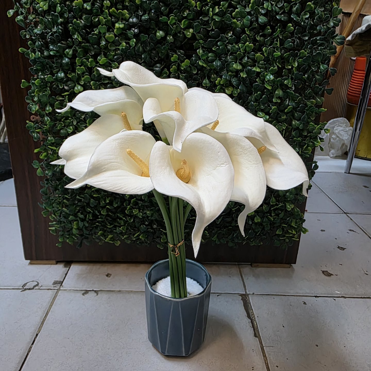 Raj Flowers Facebook ad: Flower bunches