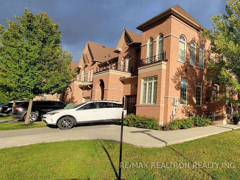 Sami Chowdhury Facebook ad: 119 Lindbergh Drive in Vaughan: Vellore Village House for…