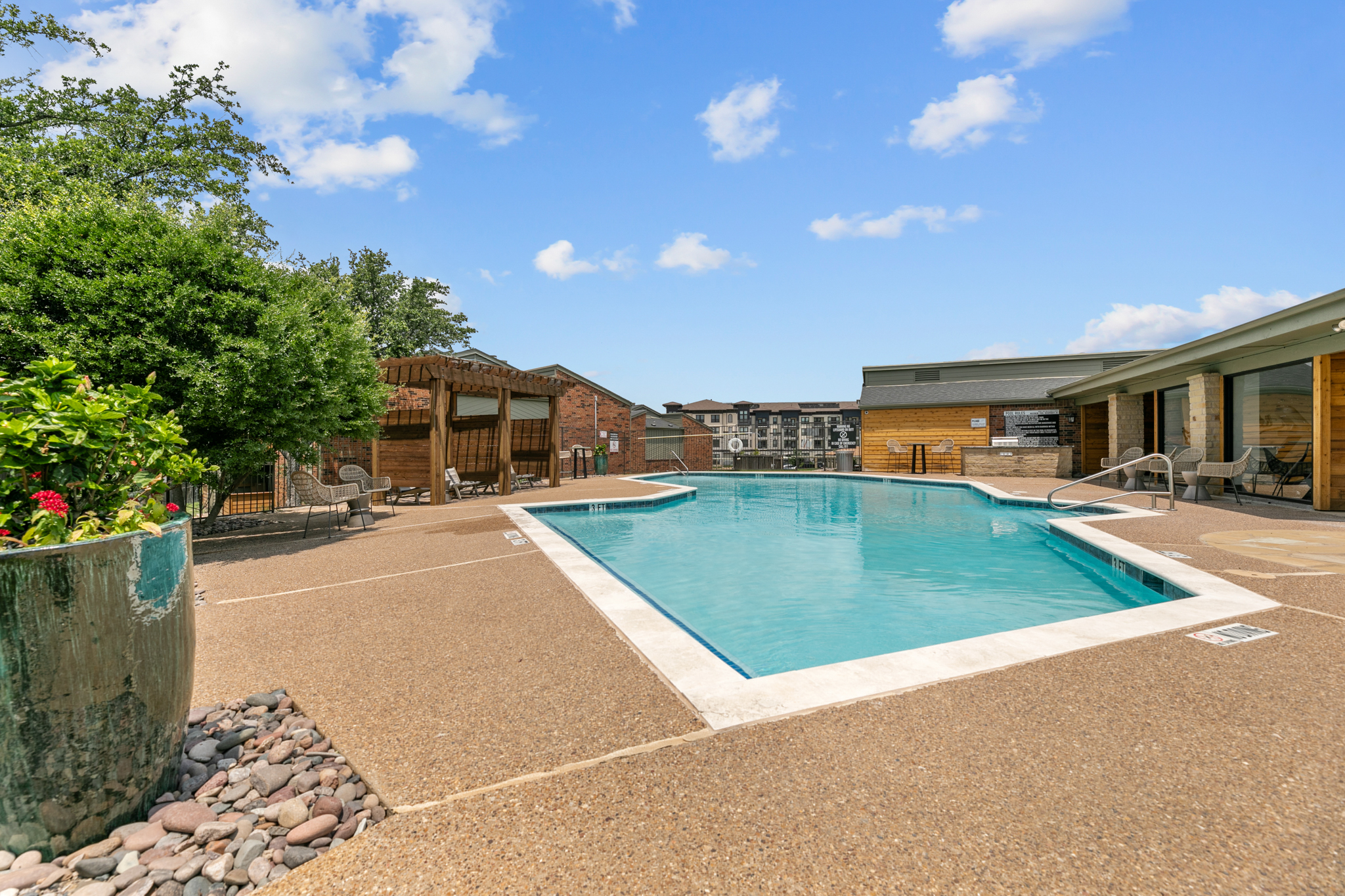 The Hills at Ironhorse Apartments Facebook ad from Jun 1, 2026